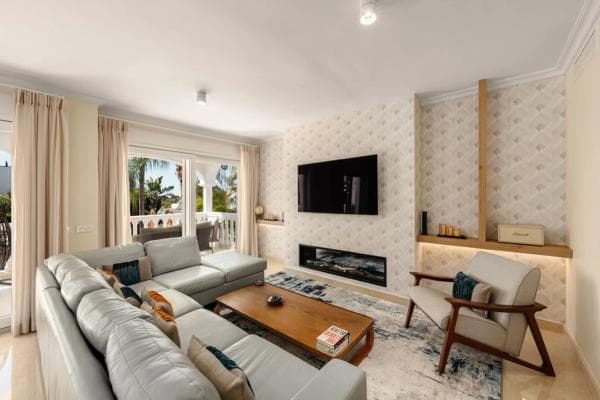Chalet independiente en venta en Villa Brise - Calle Alozaina-marbella Montaña 31(a), Marbella
thumbnail 2