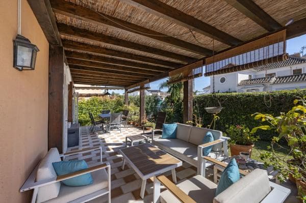 Chalet independiente en venta en Calle Utrillo, 3, Marbella
thumbnail 1