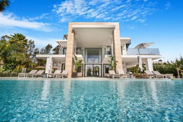 Chalet independiente en venta en Poligono URPNG9, Marbella
thumbnail 1
