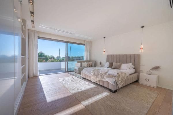 Chalet independiente en venta en Barrio Nagüeles, Marbella
thumbnail 1
