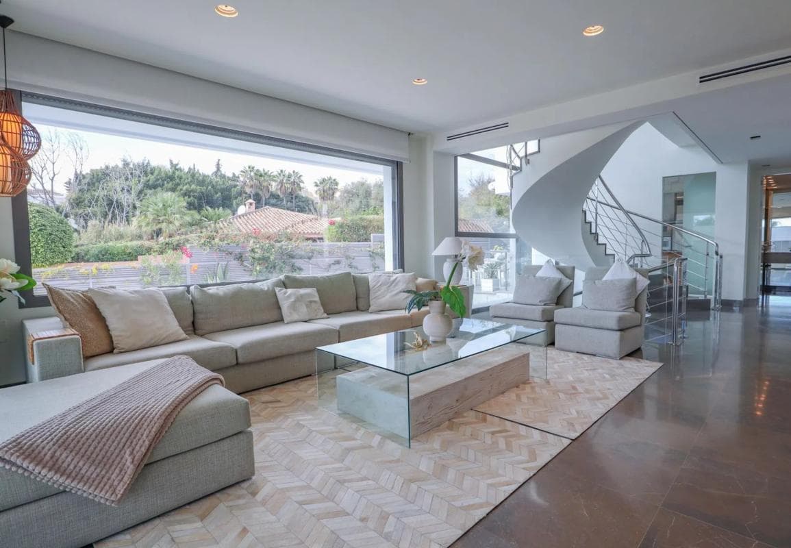 Venta de chalet independiente en Calle Benaojan, Marbella
photo 3