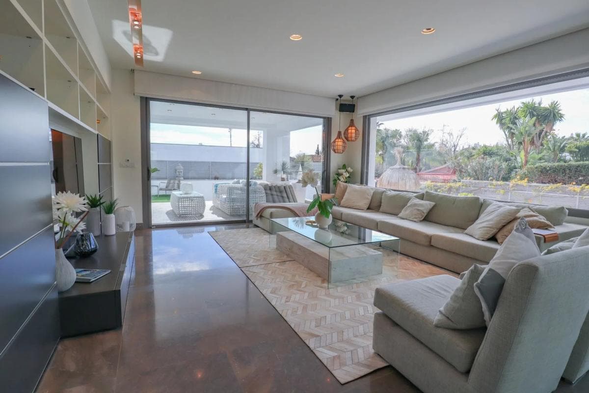 Venta de chalet independiente en Calle Benaojan, Marbella
photo 4