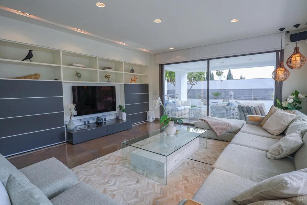 Venta de chalet independiente en Calle Benaojan, Marbella
photo 5