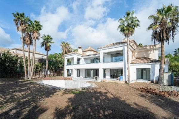 Chalet independiente en venta en Barrio Sierra Blanca, Marbella
thumbnail 1