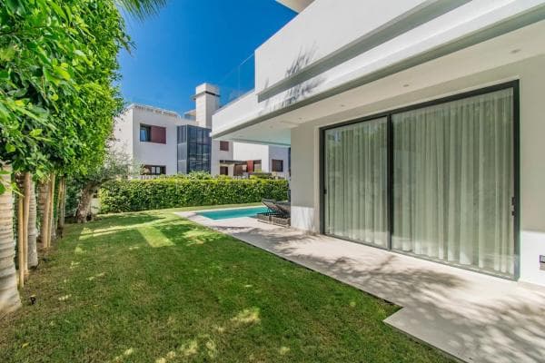 Chalet independiente en venta en Calle Juan Chinchilla, Marbella
thumbnail 2