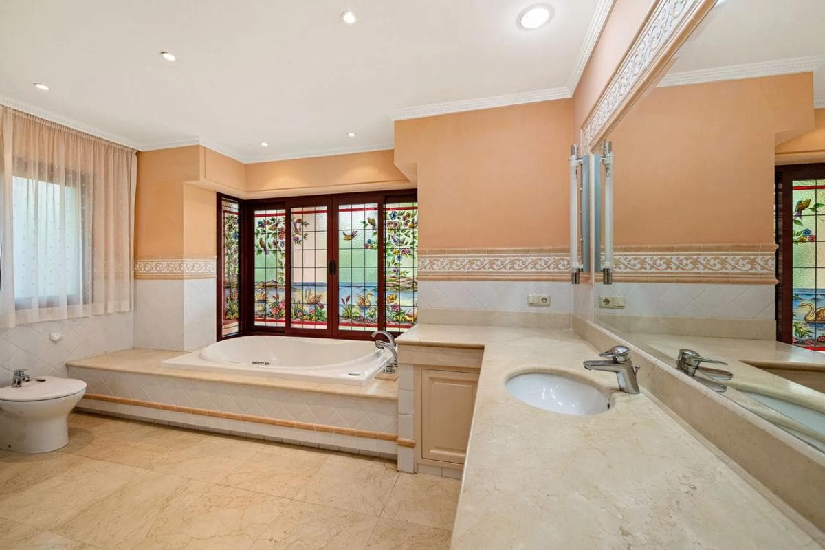Venta de chalet independiente en Barrio Sierra Blanca, Marbella
photo 4