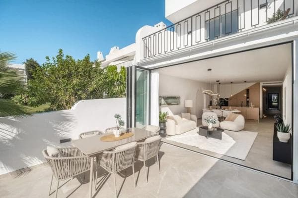Chalet adosado en venta en Calle Al-andalus , Marbella photo 1