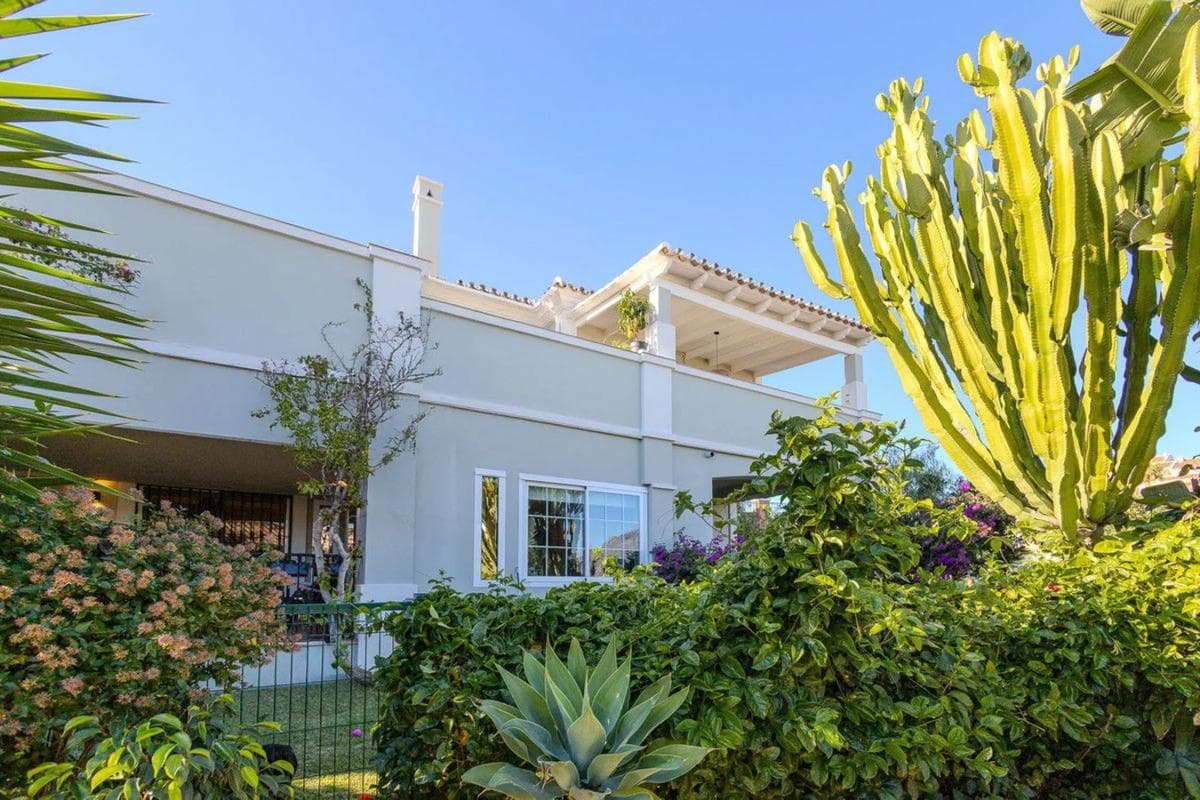 Venta de chalet adosado en Barrio Aloha , Marbella photo 4