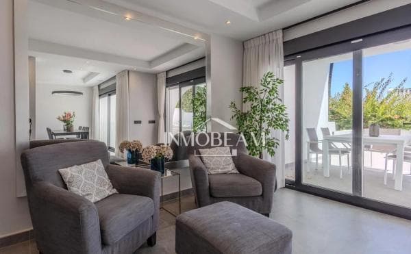 Chalet adosado en venta en Calle las Aguilas , Marbella thumbnail 1