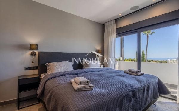 Chalet adosado en venta en Calle las Aguilas , Marbella thumbnail 2