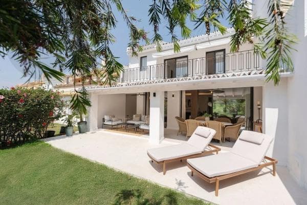 Chalet adosado en venta en Barrio Aloha , Marbella photo 1