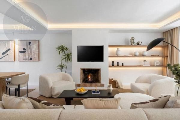 Chalet adosado en venta en Barrio Aloha , Marbella thumbnail 2