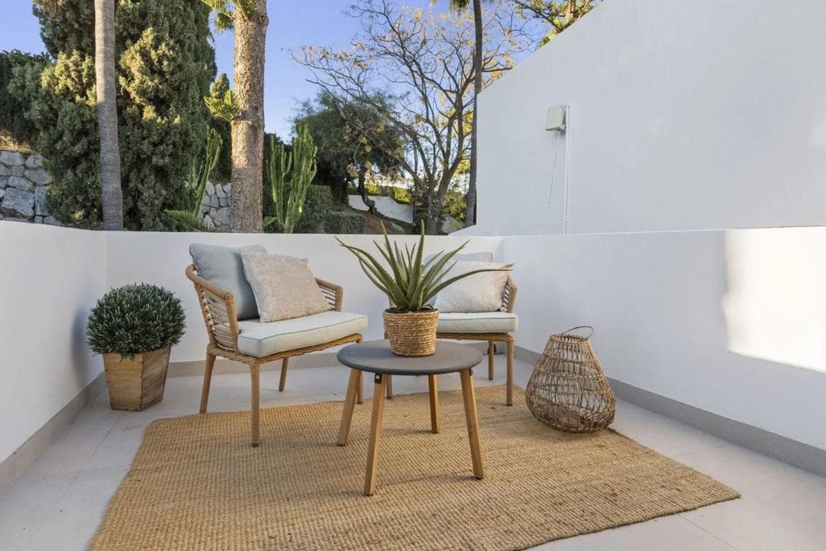 Venta de chalet adosado en Avenida del Norte , Marbella photo 2