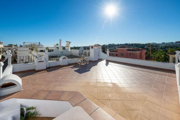 Chalet adosado en venta en Barrio Aloha , Marbella thumbnail 1