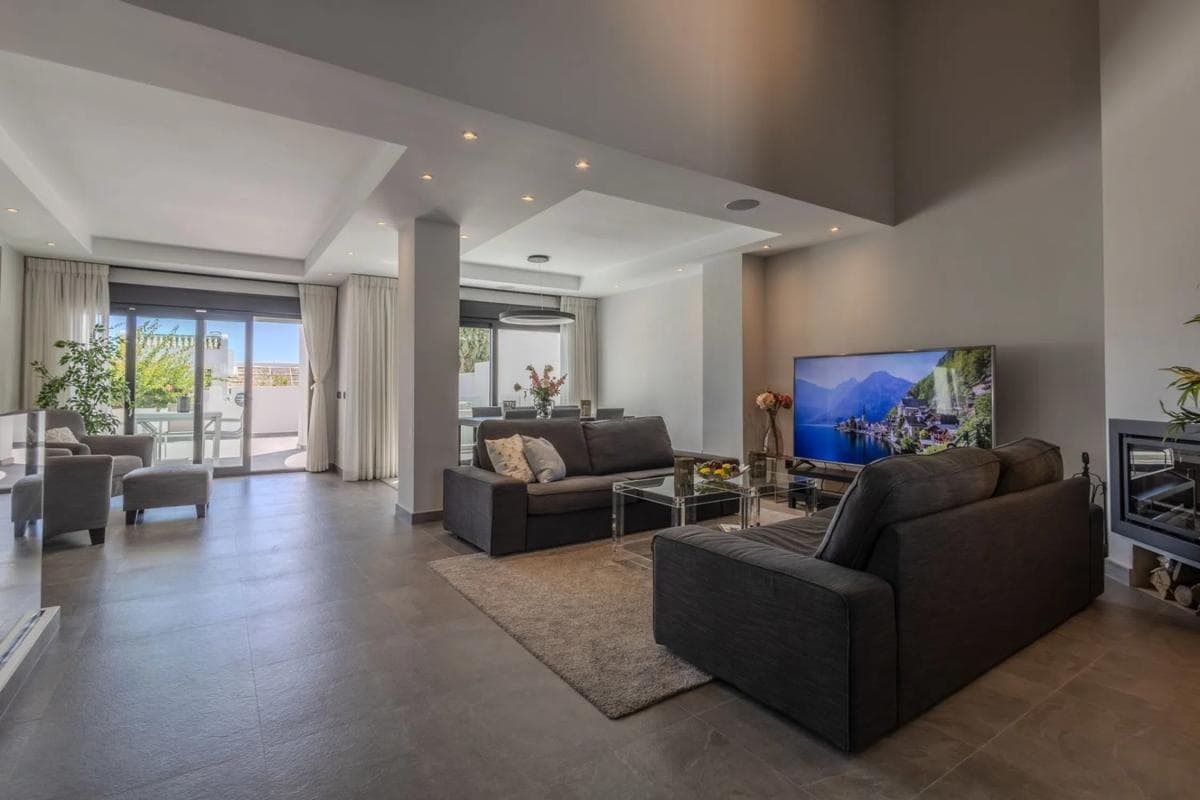 Venta de chalet adosado en Barrio Aloha , Marbella photo 2