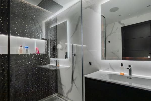 Chalet adosado en venta en Barrio Aloha , Marbella thumbnail 2