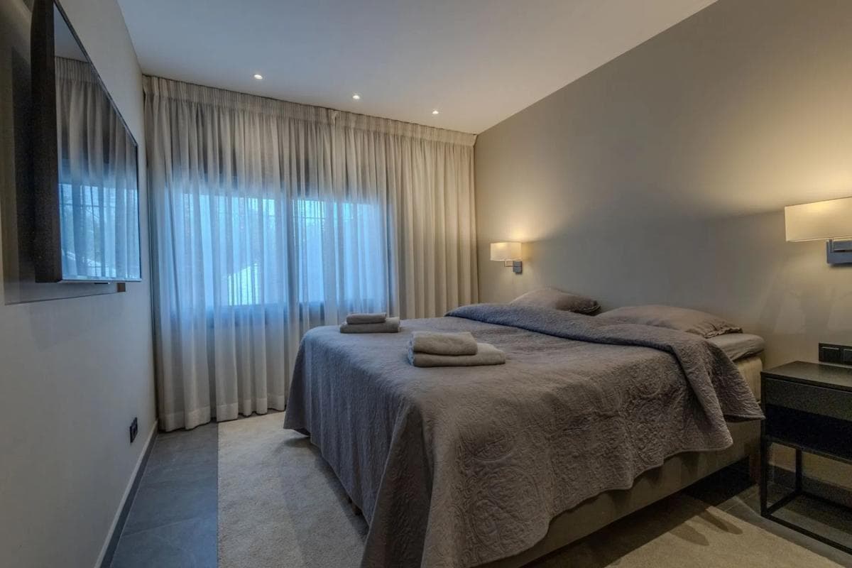 Venta de chalet adosado en Barrio Aloha , Marbella photo 4