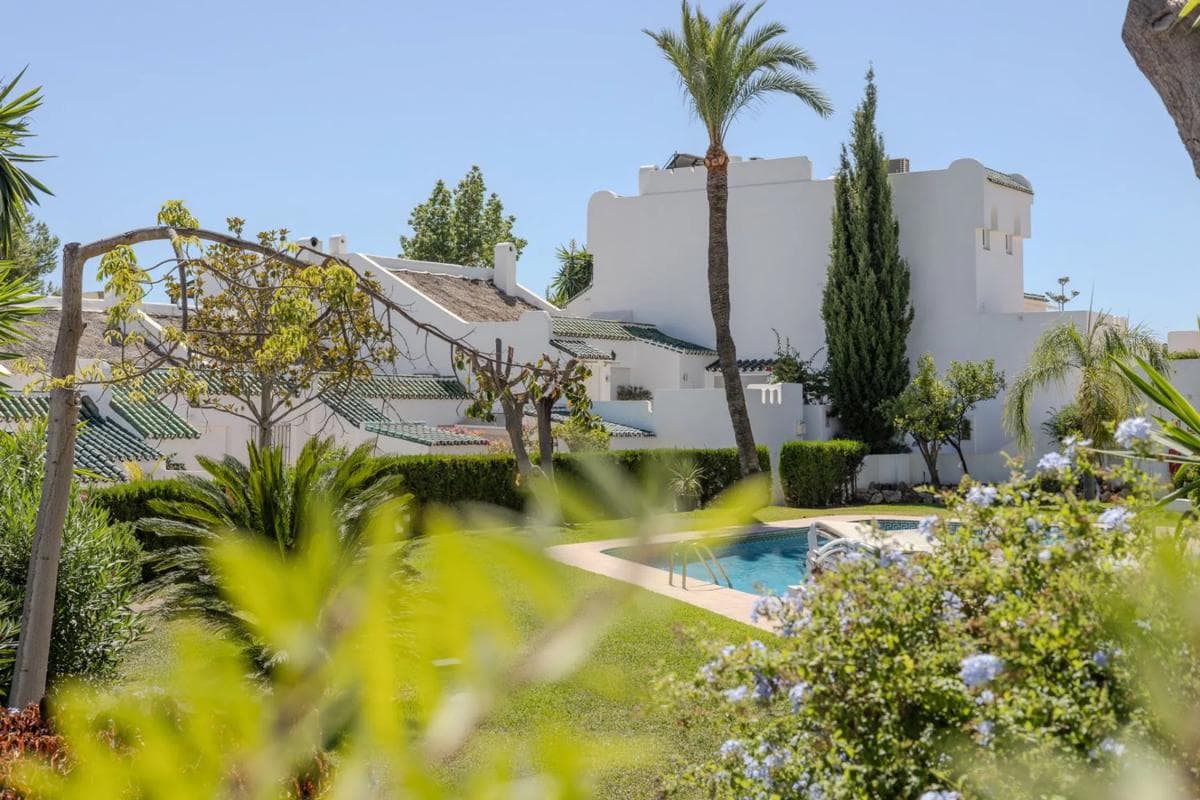 Venta de chalet adosado en Barrio Aloha , Marbella photo 5