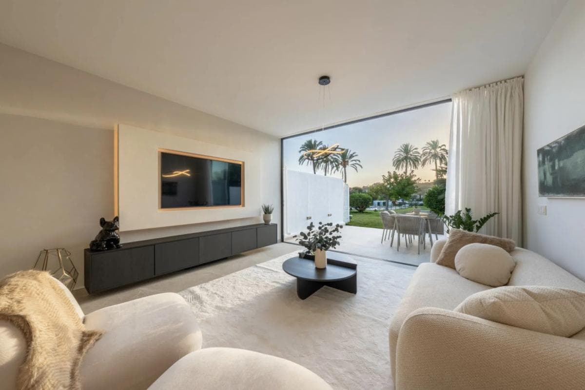 Venta de chalet adosado en Barrio Aloha , Marbella photo 4
