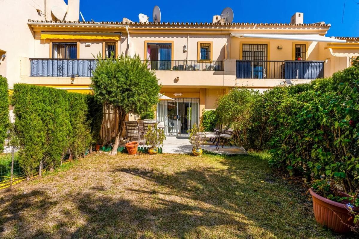 Venta de chalet adosado en Urbanización los Olivos I, 5 , Marbella photo 2