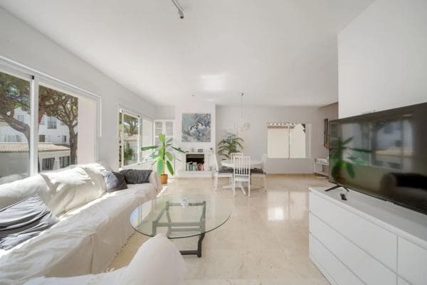 Duplex for sale on Barrio Aloha, Marbella photo 1