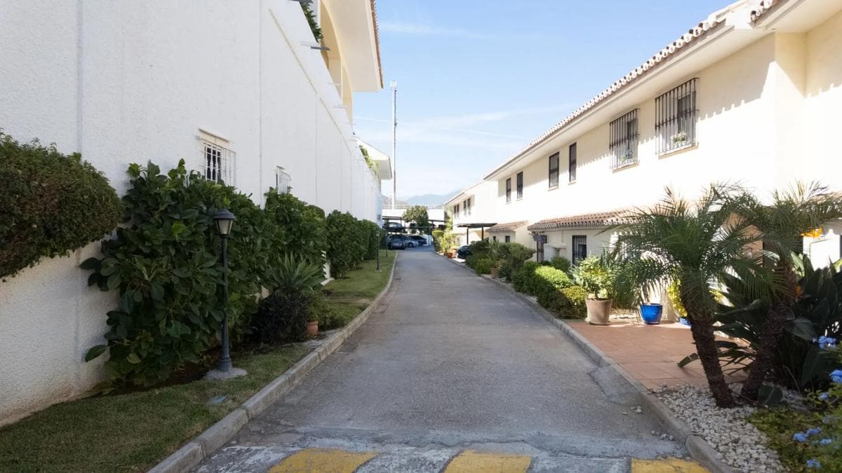 Sale of townhouse in CL AGUILAS , Marbella photo 5