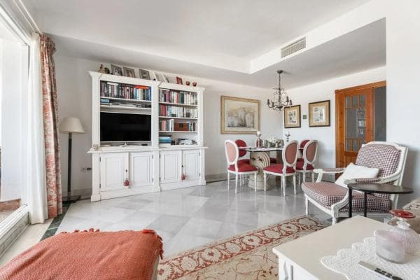 Duplex for sale on AV AL ANDALUS-NVA AND ALOHA, 18, Marbella thumbnail 2
