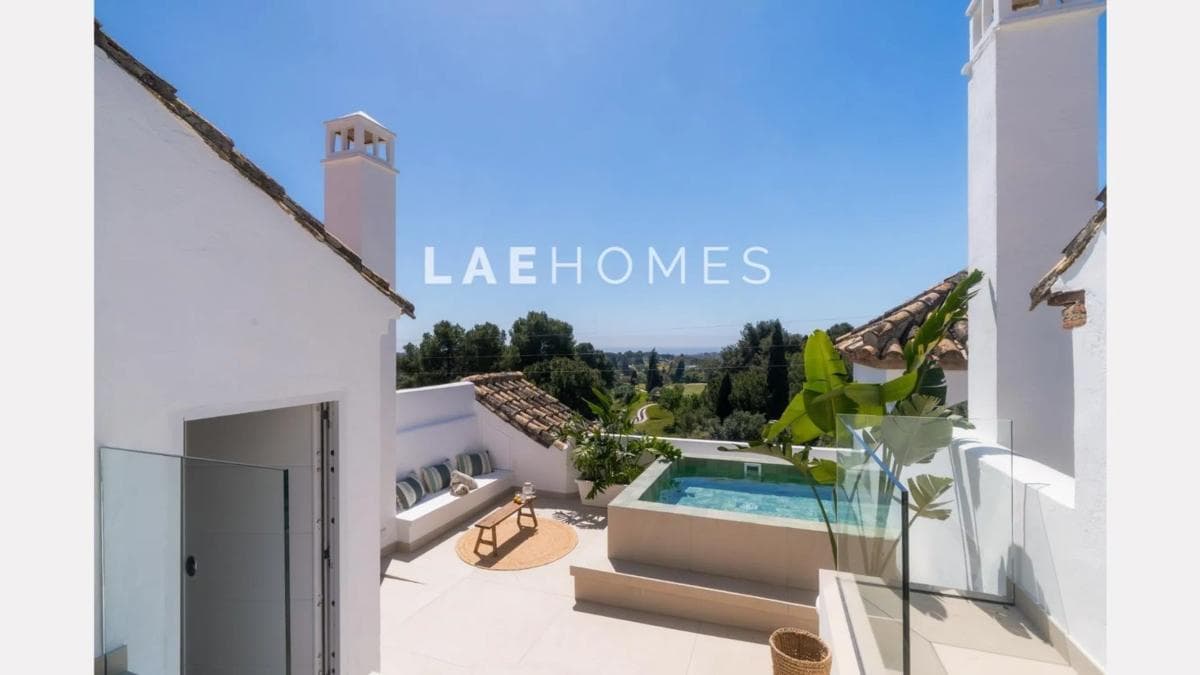 Venta de chalet adosado en Barrio Aloha , Marbella photo 3