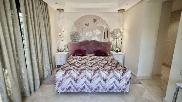 Piso en venta en Calle las Aguilas, Marbella
thumbnail 1