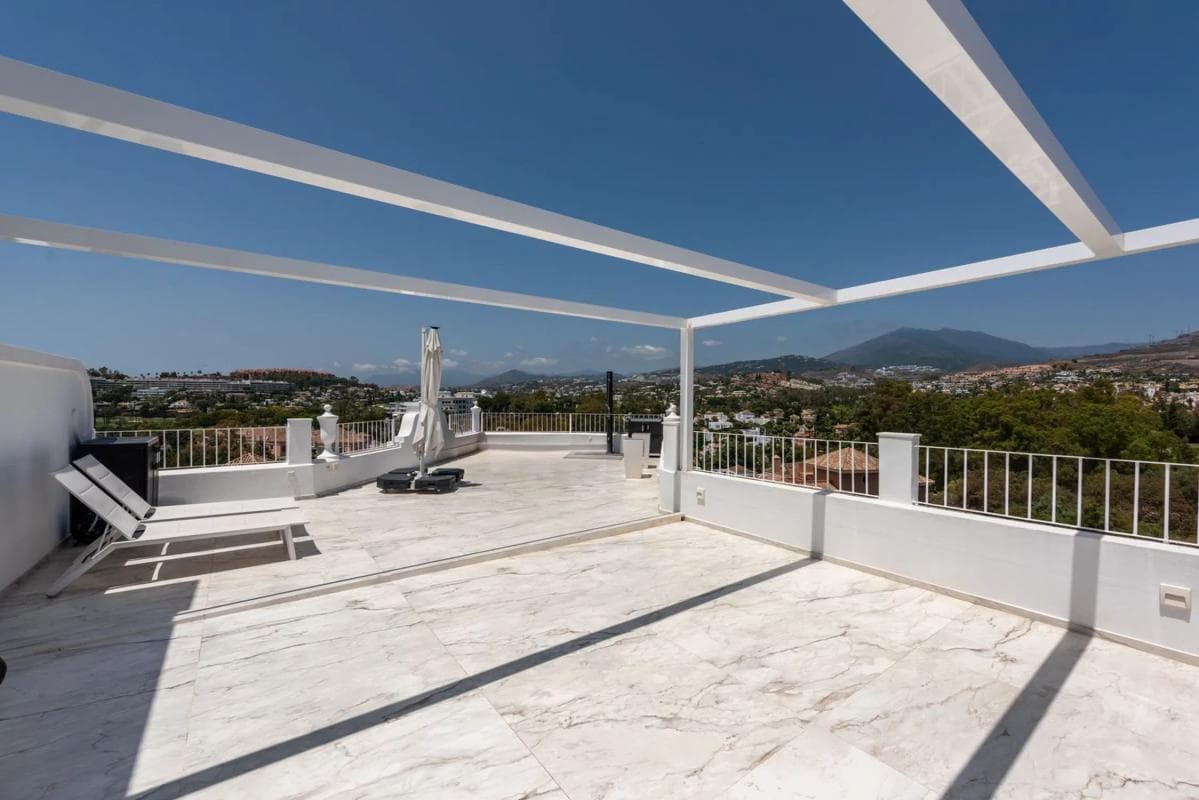 Venta de chalet adosado en Calle Perchel el, 44 , Marbella photo 2