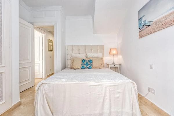 Chalet adosado en venta en Urb Aloha Pueblo s/n , Marbella photo 1