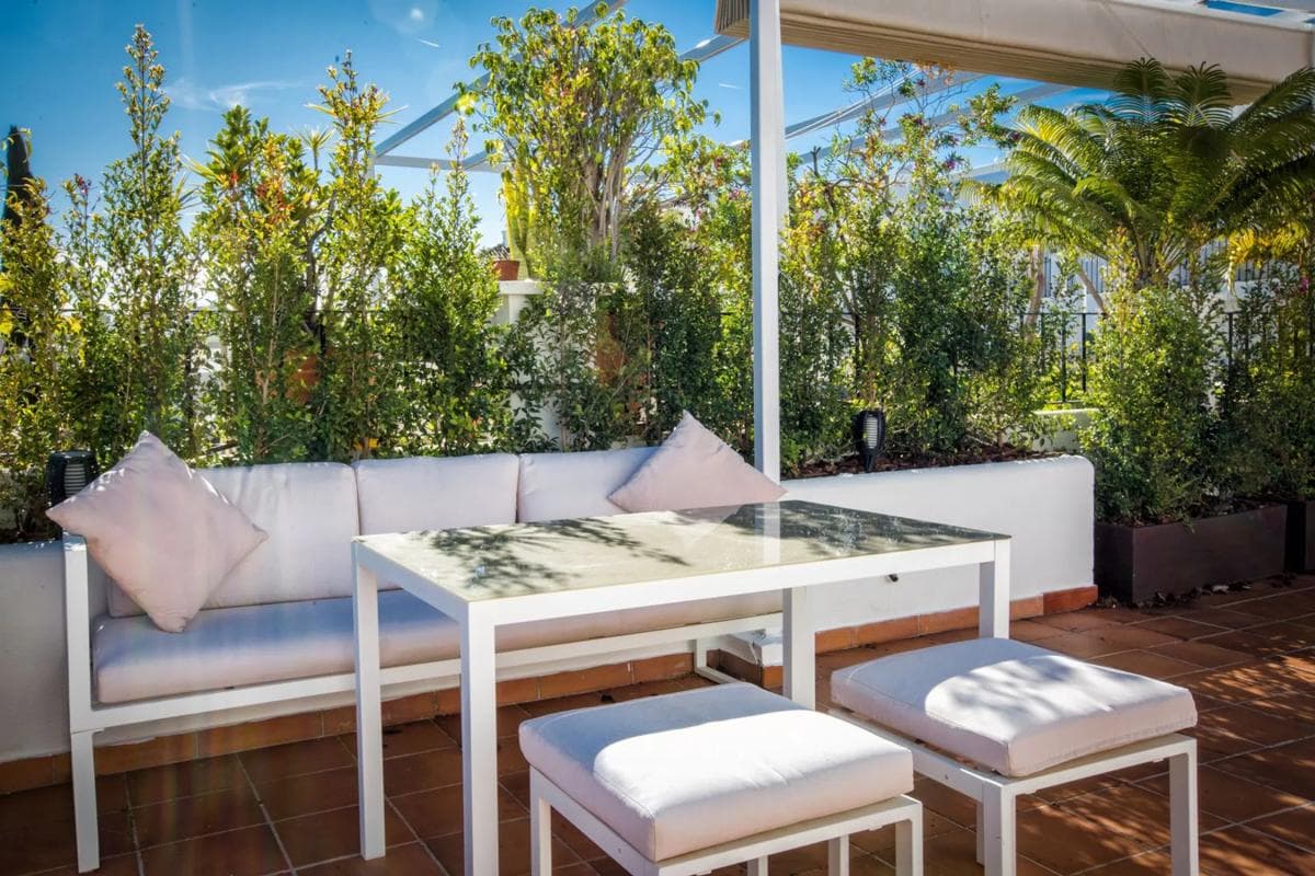 Venta de chalet adosado en Urb Aloha Pueblo s/n , Marbella photo 4