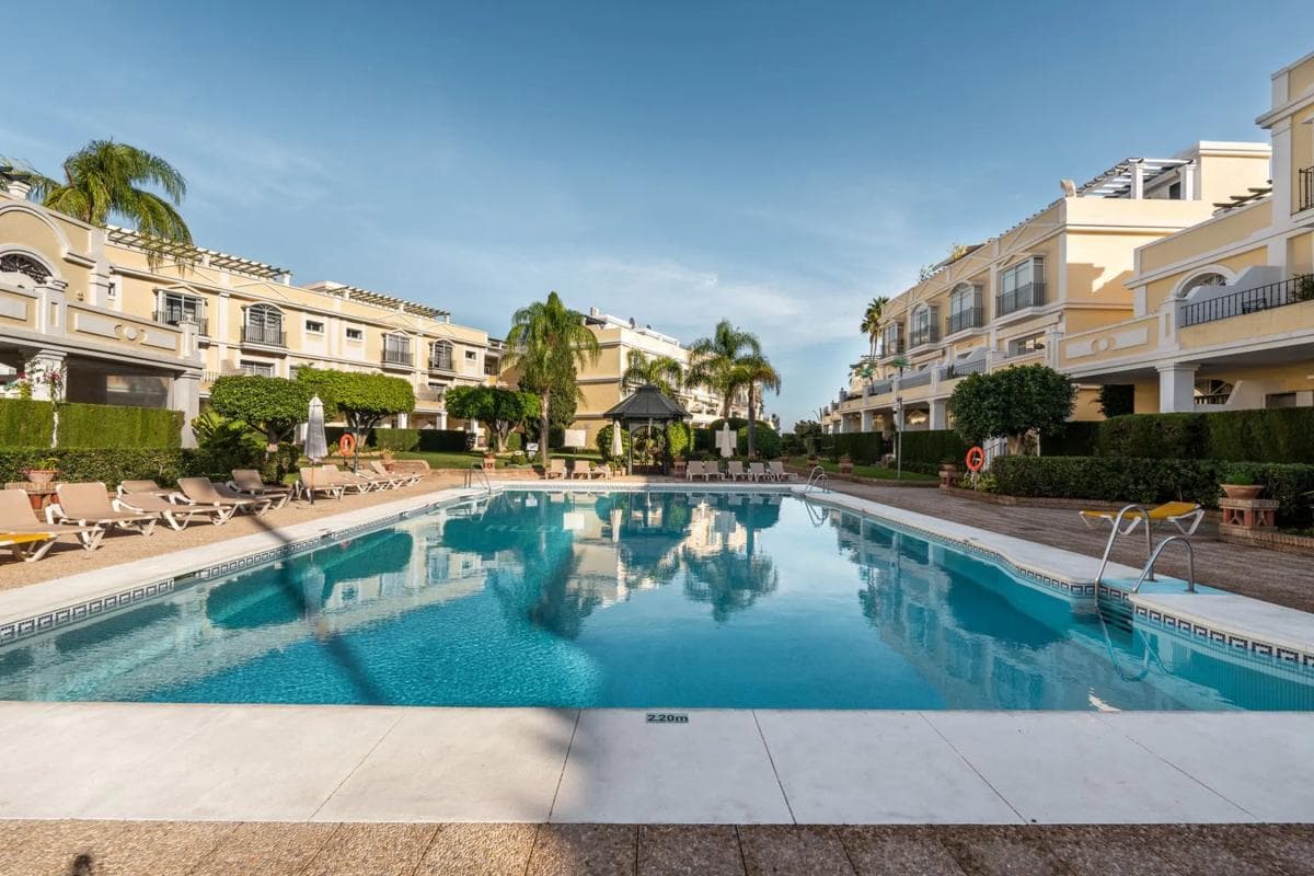 Sprzedaż duplexu w Calle poniente, Marbella photo 2