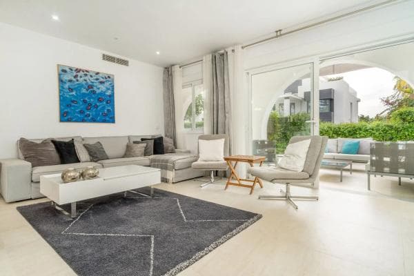 Chalet adosado en venta en Barrio Aloha , Marbella photo 1