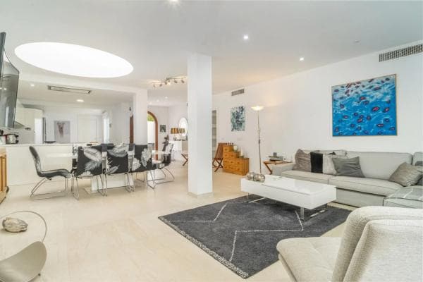 Chalet adosado en venta en Barrio Aloha , Marbella thumbnail 1