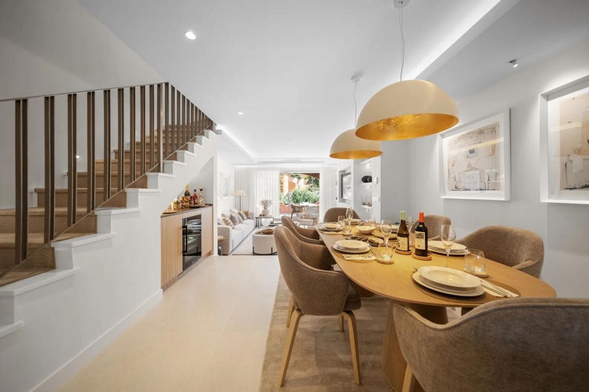 Venta de chalet adosado en Barrio La Dama de Noche-La Alzambra , Marbella photo 5