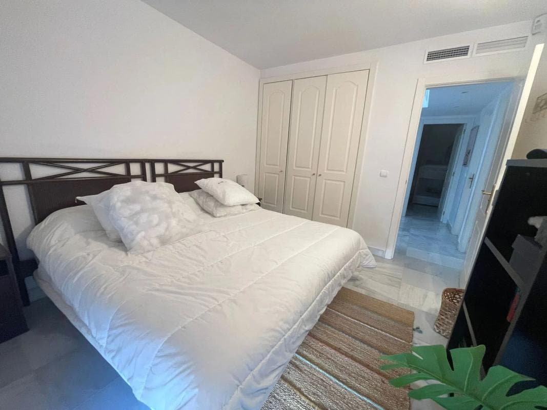 Venta de chalet adosado en CL ALFARNATEJO-NARANJOS MARB , Marbella photo 5