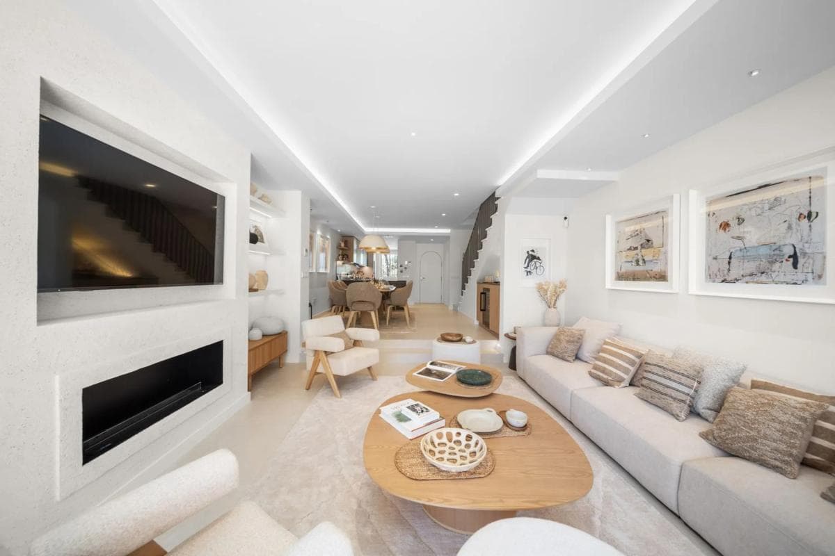 Venta de chalet adosado en Calle Salvador Dali, 109 , Marbella photo 2