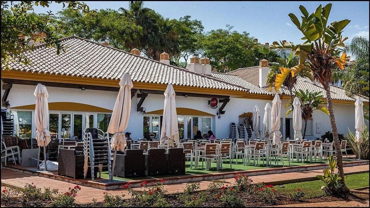 Venta de piso en Barrio La Dama de Noche-La Alzambra, Marbella
photo 4