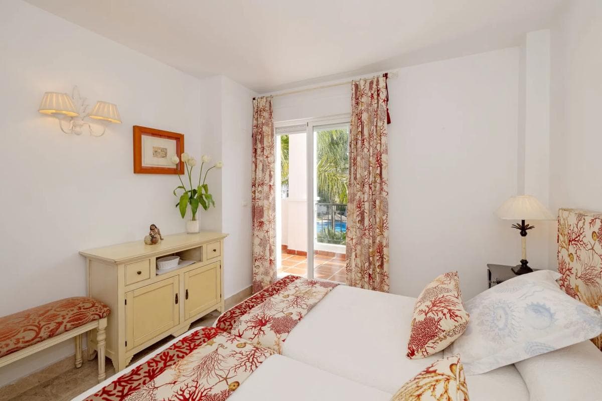 Venta de chalet adosado en Urbanización Los Naranjos de Marbella s/n , Marbella photo 4