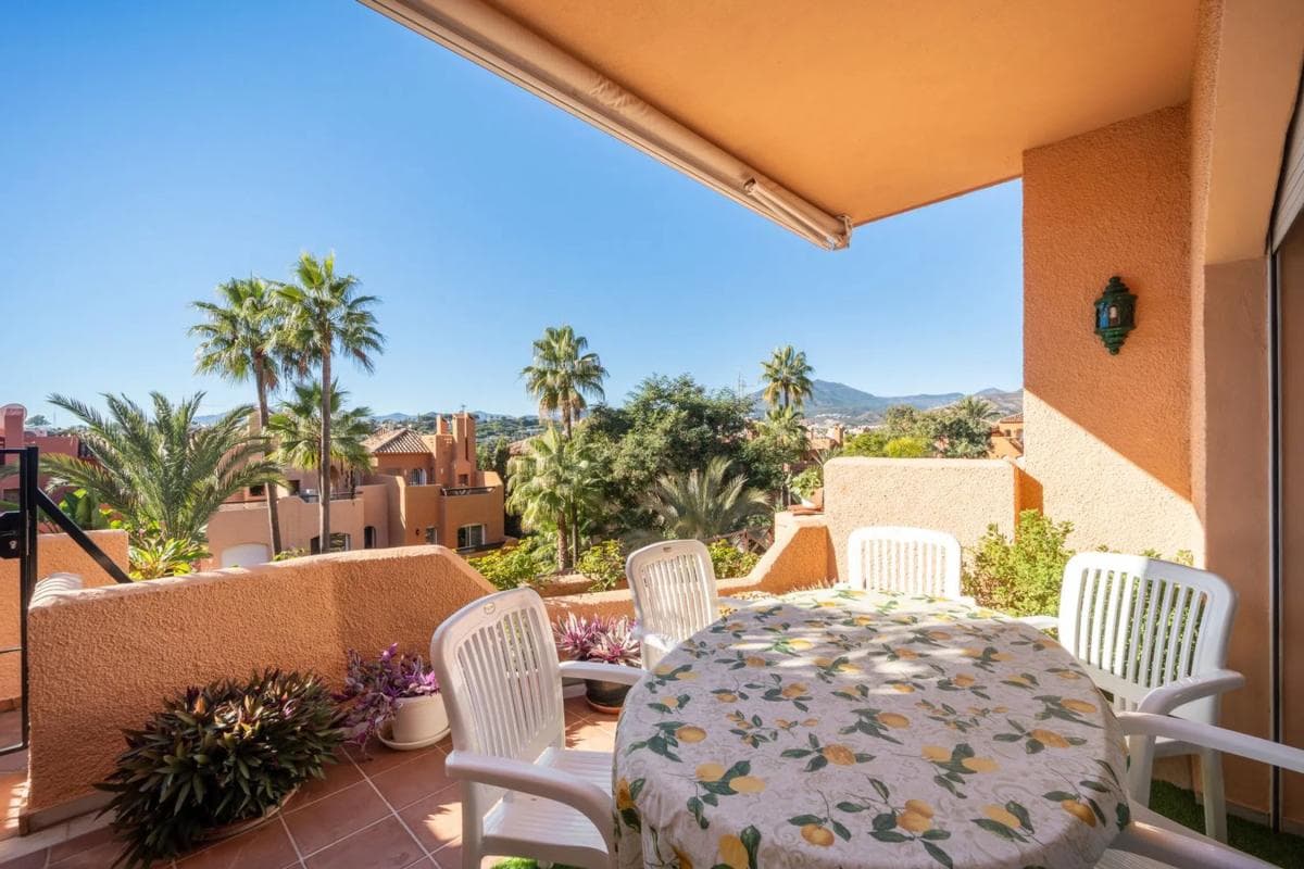 Venta de chalet adosado en Barrio La Dama de Noche-La Alzambra , Marbella photo 5