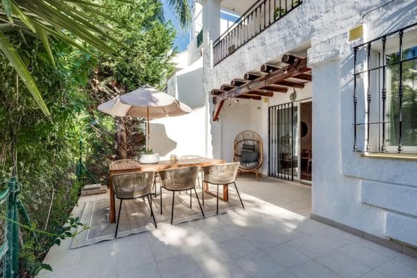 Chalet adosado en venta en Urbanización Los Naranjos de Marbella , Marbella photo 1