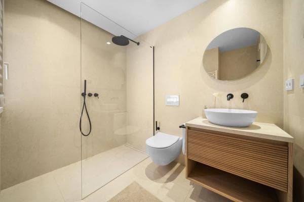 Chalet adosado en venta en Barrio La Dama de Noche-La Alzambra , Marbella thumbnail 2