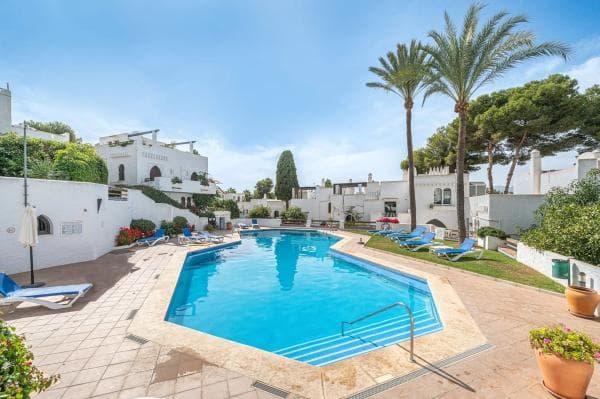 Chalet adosado en venta en Calle Pablo Picasso, 1 , Marbella thumbnail 2
