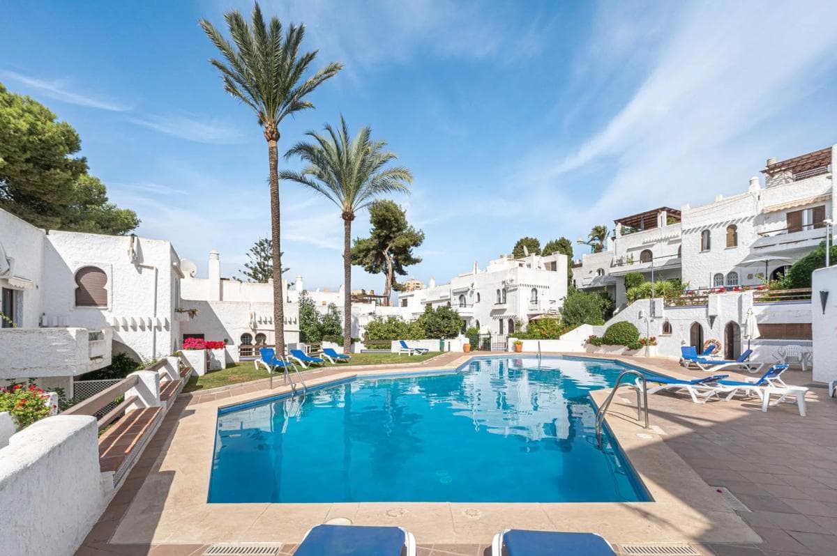 Venta de chalet adosado en Calle Pablo Picasso, 1 , Marbella photo 4