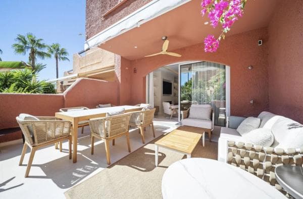 Chalet adosado en venta en Barrio La Dama de Noche-La Alzambra , Marbella photo 1