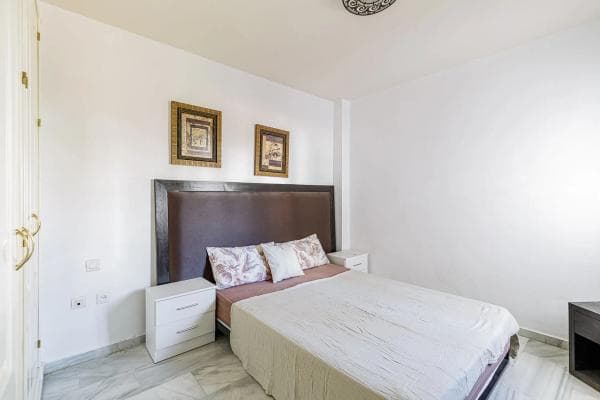 Chalet adosado en venta en Urbanización Los Naranjos de Marbella, 37 , Marbella thumbnail 1