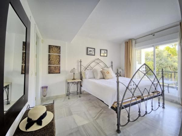 Terraced house for sale at Calle Almogía, 38 , Marbella thumbnail 2