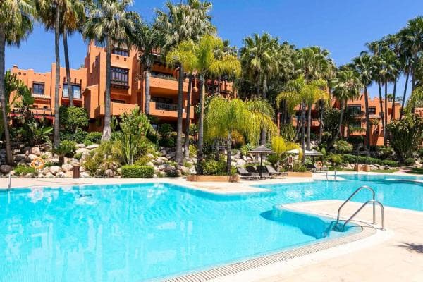 Piso en venta en Urbanización la Alzambra, 6, Marbella
photo 1
