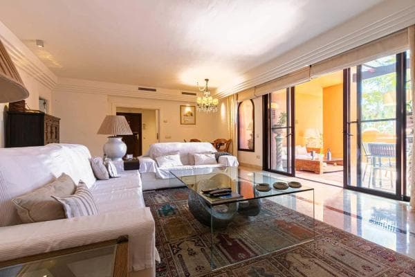 Piso en venta en Urbanización la Alzambra, 6, Marbella
thumbnail 2
